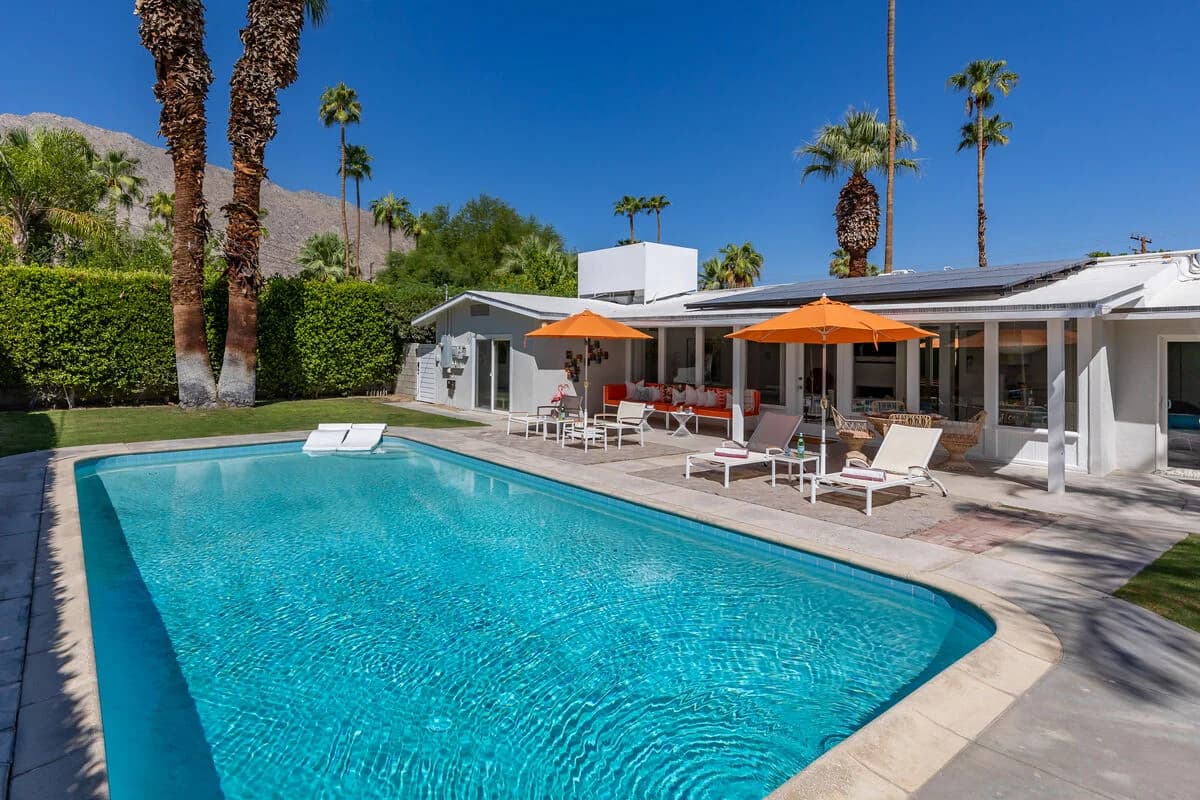10 Palms