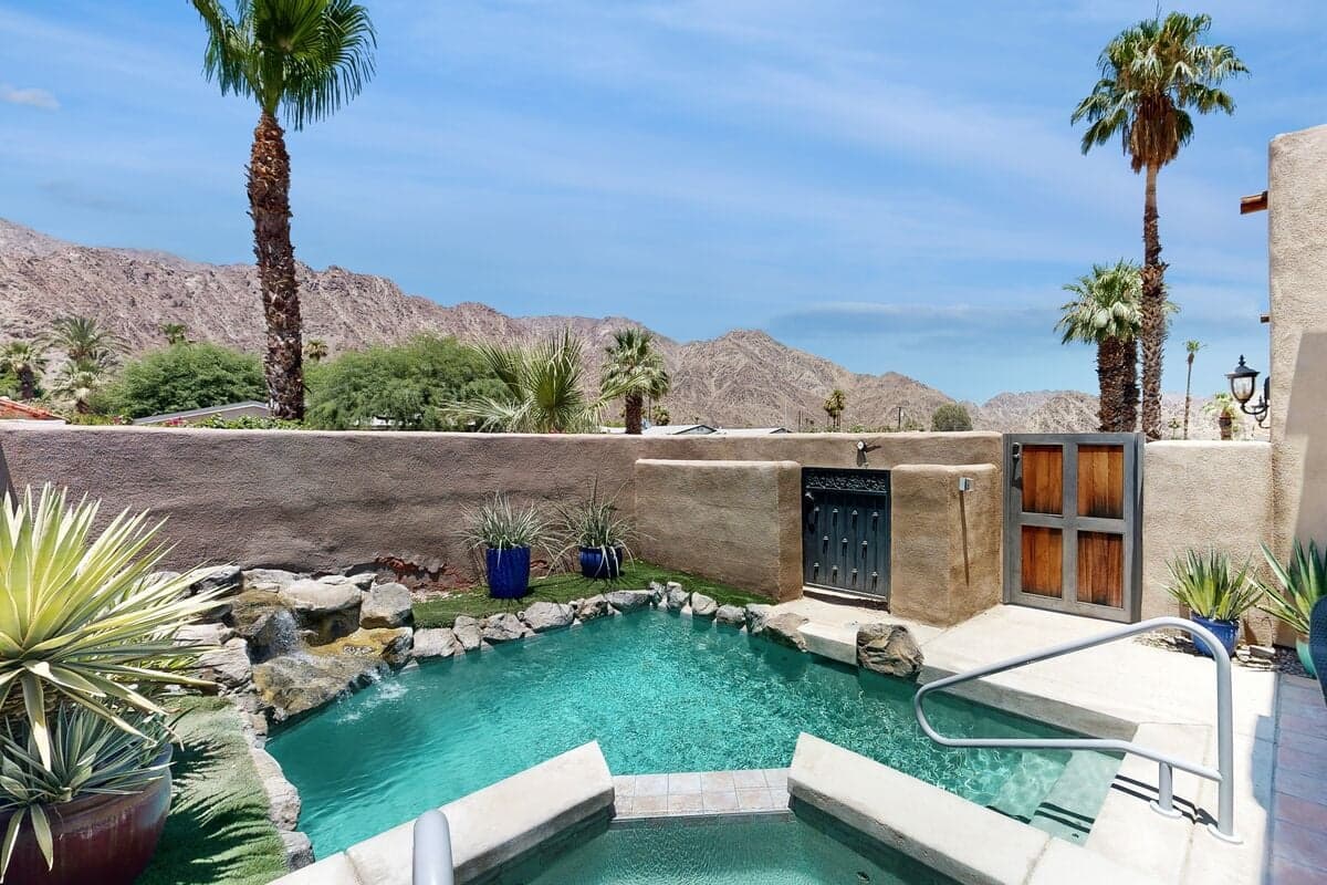 Avenida Alvarado Oasis